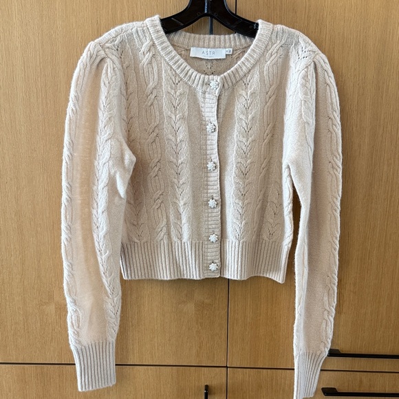 Astr The Label Women's Peri Wool Cable Knit Cardigan Size Medium - Picture 2 of 12